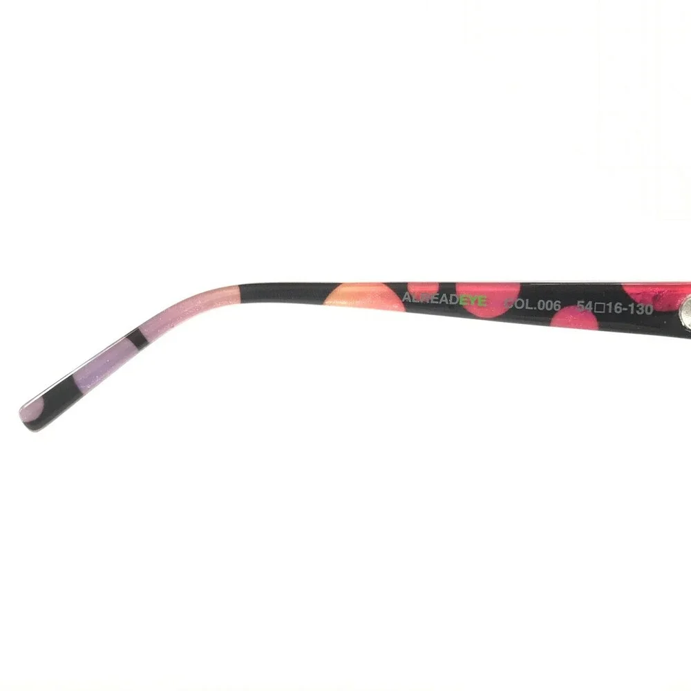 Black Women’s Sunglasses with Patterned Temples - Picture 11 of 12
